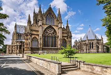 London to Lincoln - Your Reliable Ride in London and Beyond
