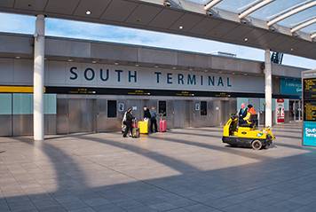 Efficiently Navigate Gatwick Airport South Terminal with Our Transfers

