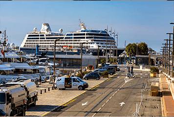 Premium Cruise Transfers: From Heathrow to Portsmouth